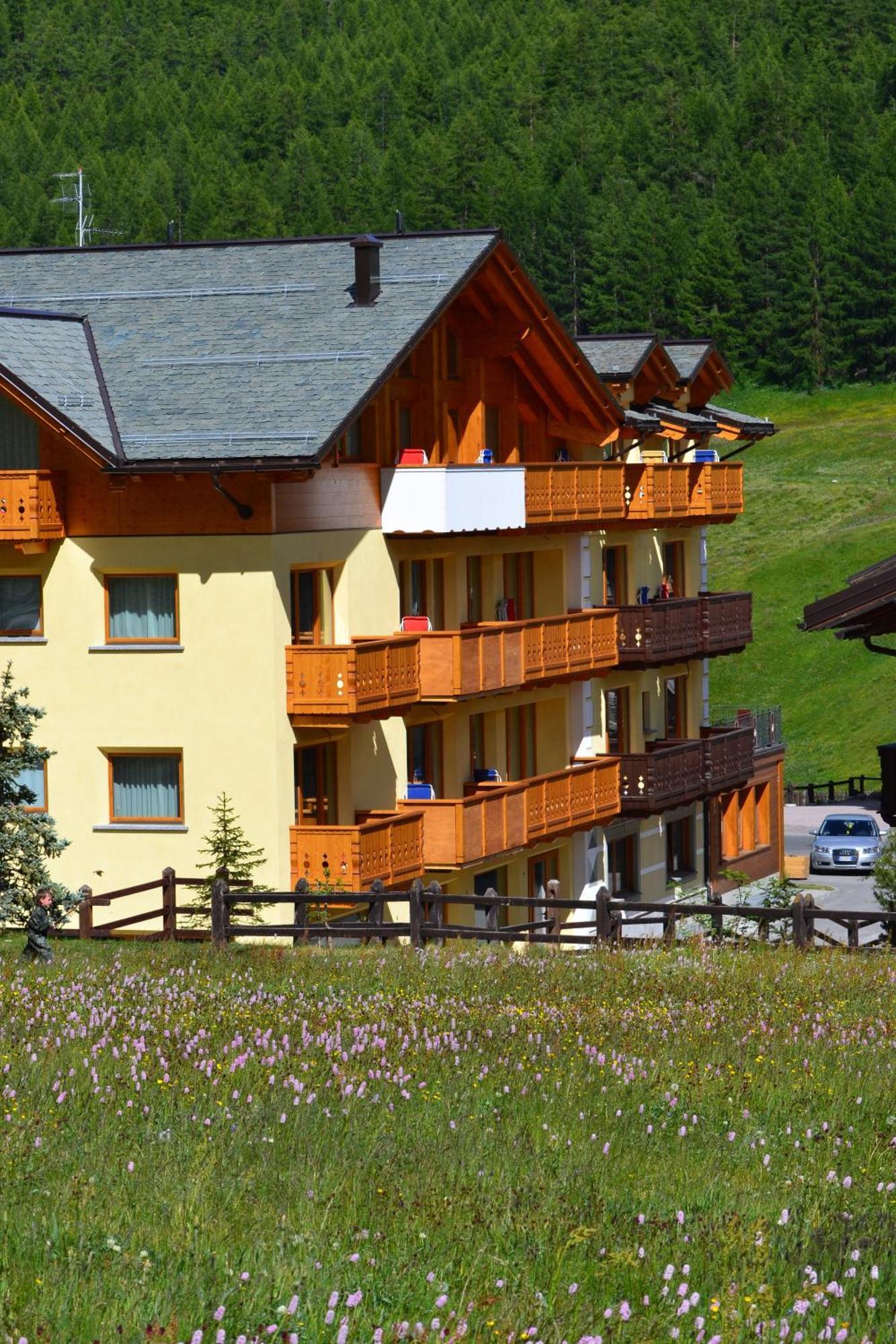 Hotel Alba Livigno Eksteriør bilde